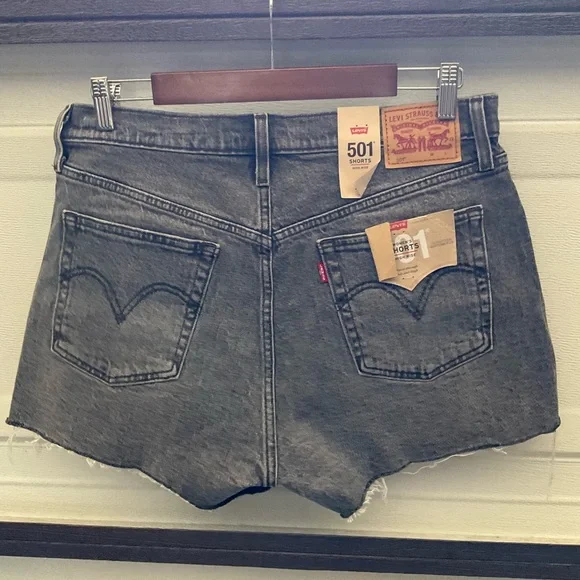 Levi’s shorts 501 - Picture 3 of 5